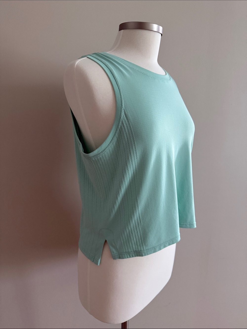 LULULEMON Train To Be Tank in Wild Mint (sz 8) - Picture 3 of 10